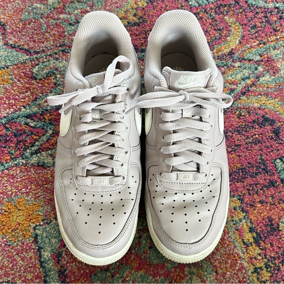 Nike | Women’s Lilac Low-Top Air Force One Lace Up Sneakers White Swoosh Sz 8.5 - Picture 7 of 14